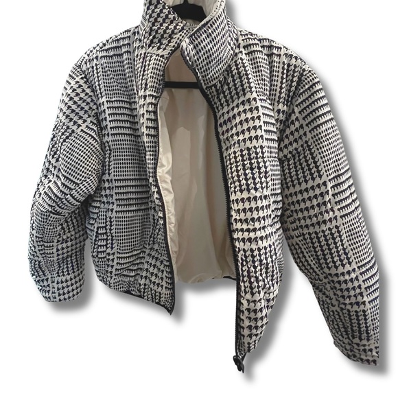 L*Space Elevation Reversible Jacket - Picture 4 of 5